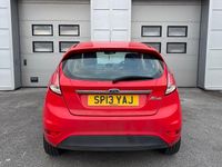 Used Ford Fiesta Zetec 82 HP (60 kW) 2013 Red Hatchback
