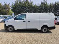 Used Vauxhall Vivaro S 100 HP (73 kW) 2023 White MPV