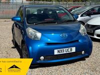 Used Toyota iQ 68 HP (50 kW) 2011 Blue Hatchback