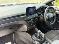 Usado Ford Focus ST-Line 120 HP (88 kW) 2018 Branco Citadino