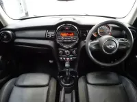 Begagnad Mini ONE Hatch 102 HK (75 kW) 2017 Grön Halvkombi