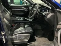 Usado Audi e-tron Advanced 369 kW (503 HP) 2021 Azul SUV
