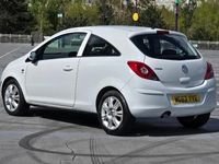 Used Vauxhall Corsa Design Edition 2014 White Hatchback