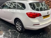 Used Vauxhall Astra Design Edition 116 HP (85 kW) 2015 White Estate