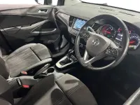 Usado Vauxhall Crossland Ultimate 130 CV (95 kW) 2022 Gris SUV