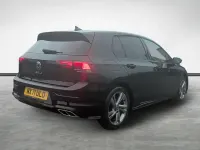 Second-hand VW Golf VIII R-line 148 CP (108 kW) 2021 Negru Hatchback