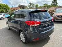 Used Kia Carens 139 HP (102 kW) 2016 Blue MPV