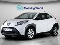 Used Toyota Aygo X PURE 72 HP (52 kW) 2024 White SUV