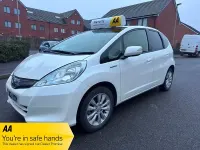 Begagnad Honda Jazz Hybrid 99 HK (72 kW) 2012 Vit Halvkombi