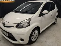 Used Toyota Aygo 68 HP (50 kW) 2014 White Hatchback