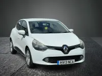 Used Renault Clio Expression+ 75 HP (55 kW) 2013 White Hatchback