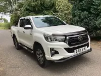 Used Toyota HiLux 150 HP (110 kW) 2019 White Pickup