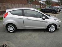 Used Ford Fiesta Style 75 HP (55 kW) 2015 Silver Hatchback