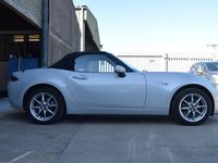 Usado Mazda MX5 131 HP (96 kW) 2015 Prateado Cabrios