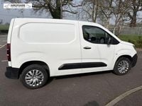 Begagnad Peugeot Partner 100 HK (73 kW) 2019 Vit Minibuss
