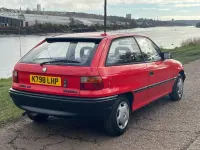 Used Vauxhall Astra 82 HP (60 kW) 1993 Red Hatchback