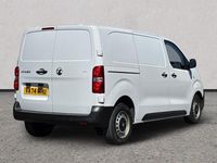 Second-hand Vauxhall Vivaro 2025 Alb Monovolum