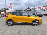 Used Renault Scénic Dynamique 2017 Yellow MPV