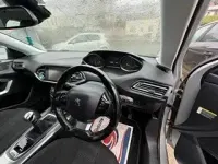 Usado Peugeot 308 Allure 120 CV (88 kW) 2016 Plateado Utilitario