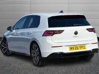 Ny VW Golf VIII Black Edition 150 HK (110 kW) 2026 Vit Halvkombi