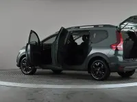 Used Dacia Jogger Extreme 141 HP (103 kW) 2024 Green MPV