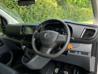 used Vauxhall Vivaro 3100 2.0d 120PS Dynamic H1 Van