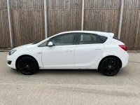 Usado Vauxhall Astra Excite 2016 Blanco Utilitario