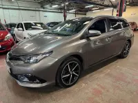 Used Toyota Auris Design 116 HP (85 kW) 2018 Bronze Estate