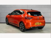 Used Renault Clio Techno 143 HP (105 kW) 2023 Orange Hatchback