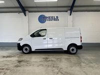 Używany Citroën Dispatch 2023 Biały Minivan