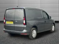Usado VW Caddy 101 HP (74 kW) 2025 Cinzento Monovolume