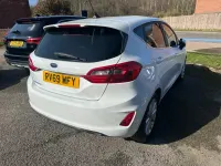 Begagnad Ford Fiesta Titanium 100 HK (73 kW) 2019 Vit Halvkombi