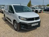 Second-hand Vauxhall Combo 102 CP (75 kW) 2025 Alb Monovolum