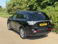 Używany Mitsubishi Outlander P-HEV 2015 Czarny Kombi