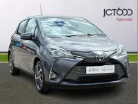 Używany Toyota Yaris 109 KM (80 kW) 2020 Szary Hatchback