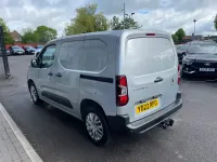 Usado Peugeot Partner 131 HP (96 kW) 2022 Prateado Monovolume