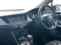 Begagnad Vauxhall Astra SRi 110 HK (80 kW) 2020 Svart Halvkombi