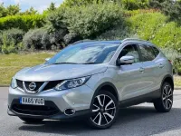 Usado Nissan Qashqai Tekna 130 HP (95 kW) 2016 Prateado SUV