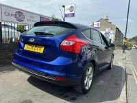 Used Ford Focus Zetec 105 HP (77 kW) 2014 Blue Hatchback