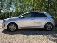 Usado Kia Rio 89 HP (65 kW) 2017 Prateado Citadino
