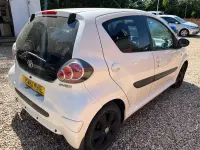 Used Toyota Aygo 68 HP (50 kW) 2011 White Hatchback