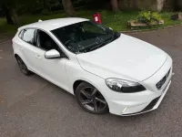 Used Volvo V40 R-Design 120 HP (88 kW) 2015 White Hatchback