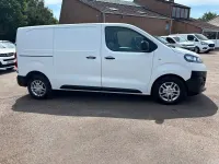 Used Vauxhall Vivaro 100 HP (73 kW) 2019 White MPV