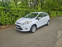 Usado Ford Fiesta Zetec 82 HP (60 kW) 2012 Branco Citadino