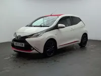 Used Toyota Aygo x-press 69 HP (50 kW) 2017 White Hatchback