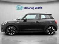 Begagnad Mini Cooper S Hatch 135 kW (184 HK) 2023 Svart Halvkombi