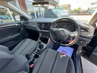 Used VW T-Roc SE 150 HP (110 kW) 2019 Deep black pearl SUV