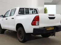 Used Toyota HiLux Active 150 HP (110 kW) 2019 White Pickup