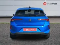 Second-hand Vauxhall Astra Design Edition 130 CP (95 kW) 2023 Albastru Hatchback