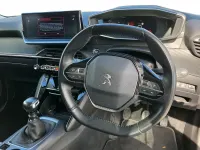 Second-hand Peugeot 2008 Allure Premium 131 CP (96 kW) 2021 Alb SUV